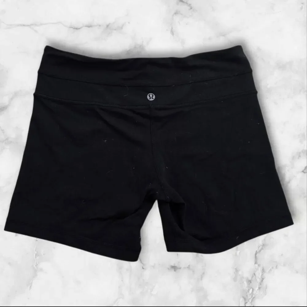 Lululemon Size 6 Black Groove Shorts